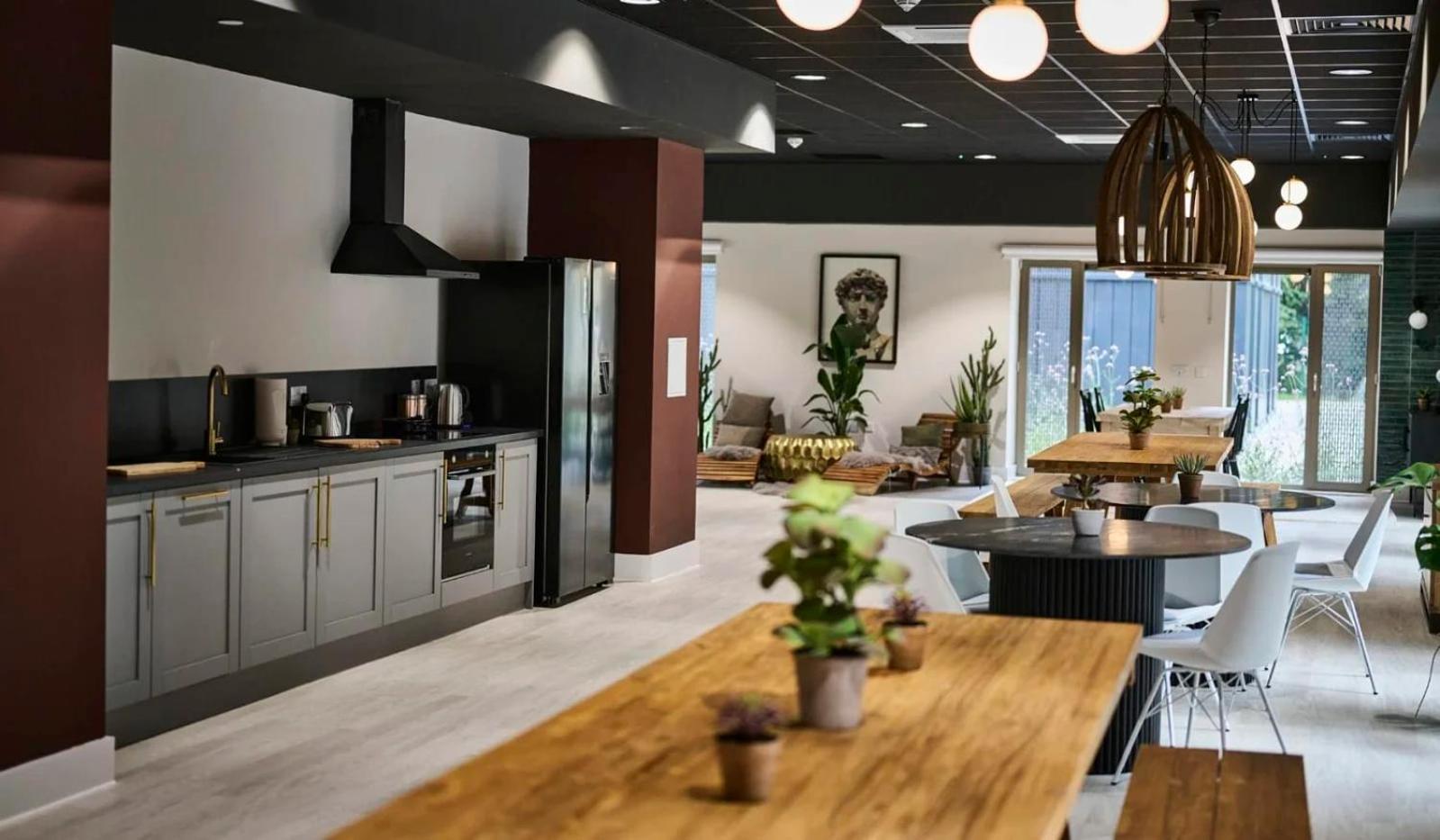 For Students Only The Oaks In Coventry Appartement Buitenkant foto